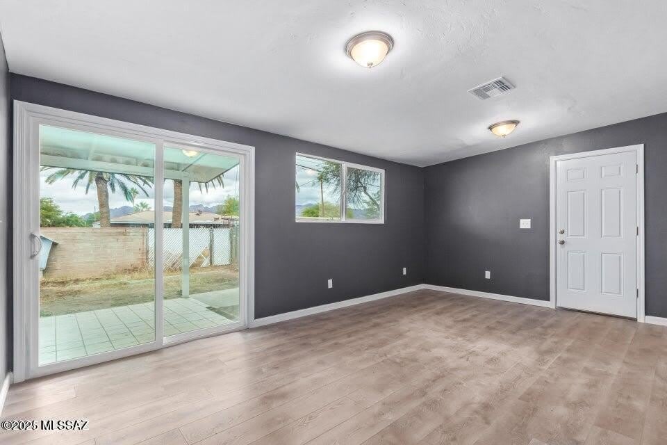 843 E Alturas Street – photo 4