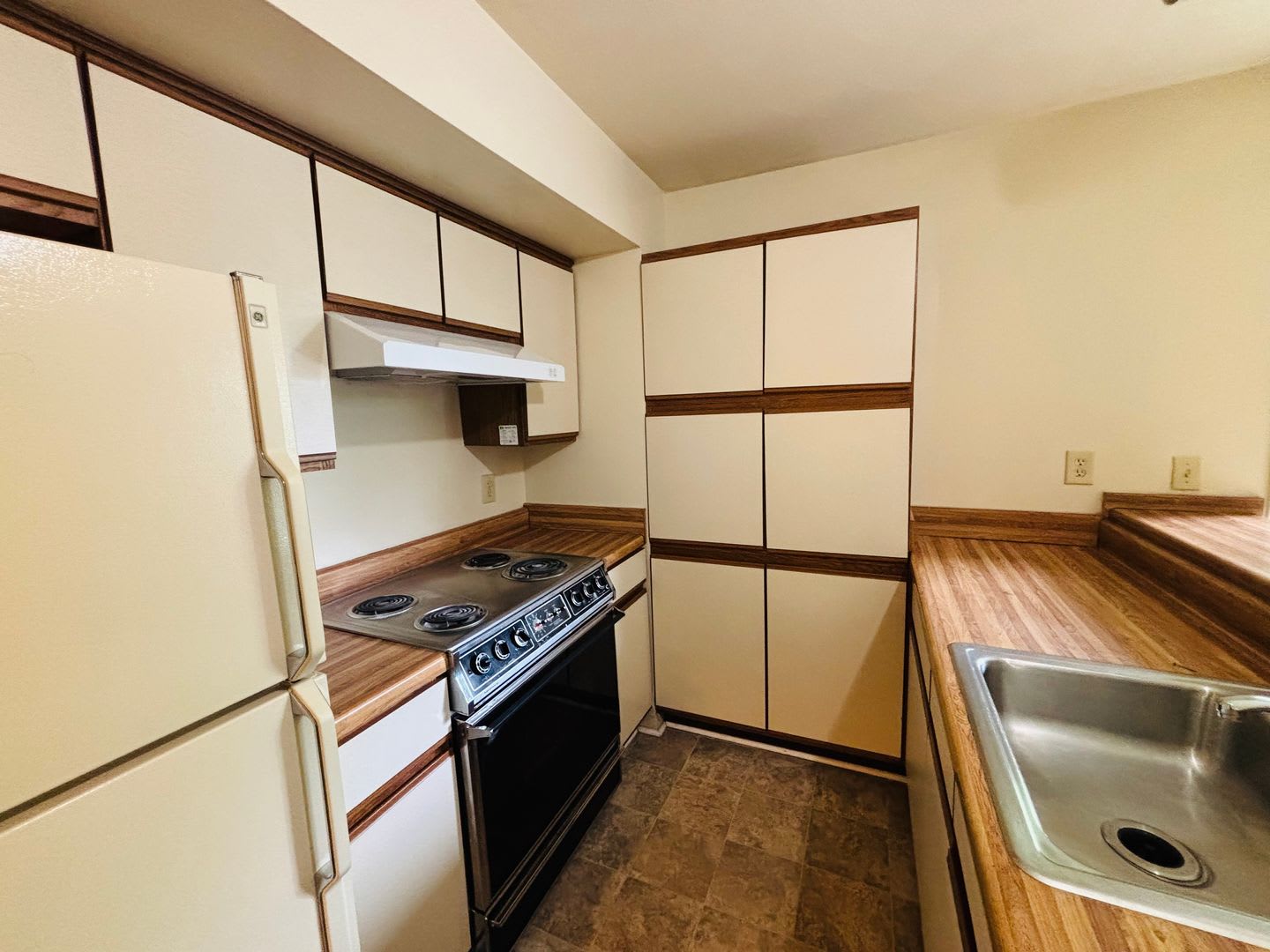 3 Bedroom 2 Bath Condo – photo 5