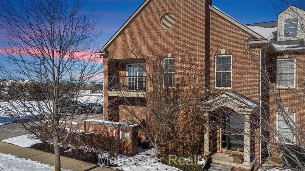 120 N village way – photo 1