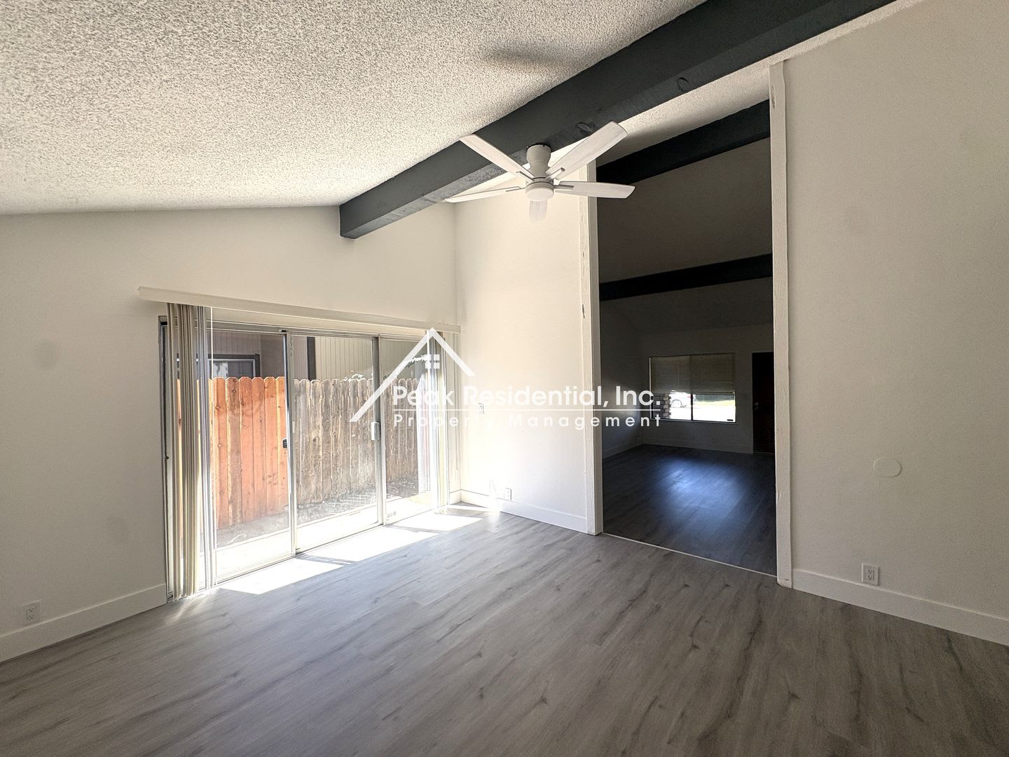 2bd/2ba Rancho Cordova Updated Duplex With 1 Car Garage! – photo 4