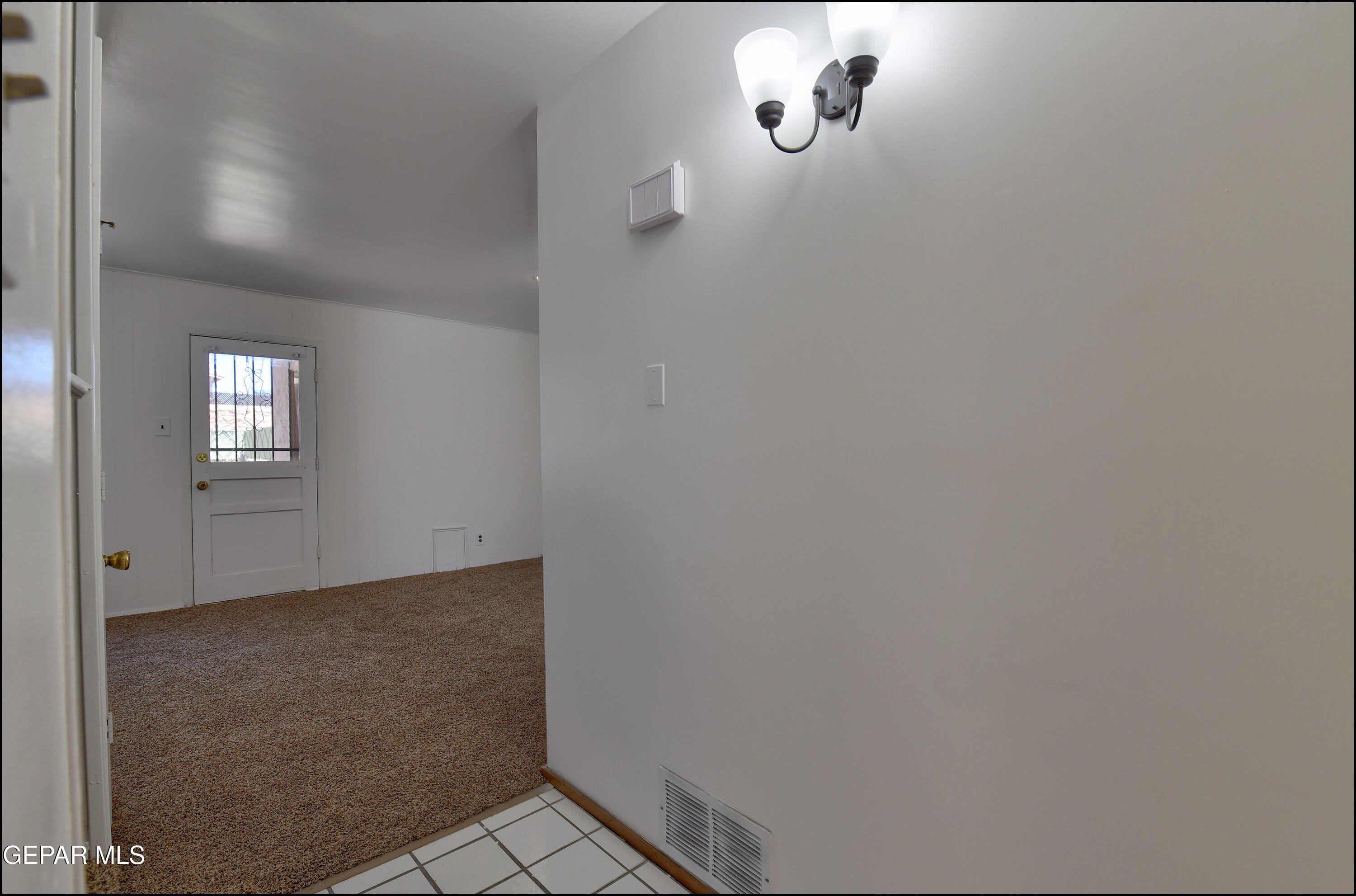10605 Kinross Avenue – photo 4
