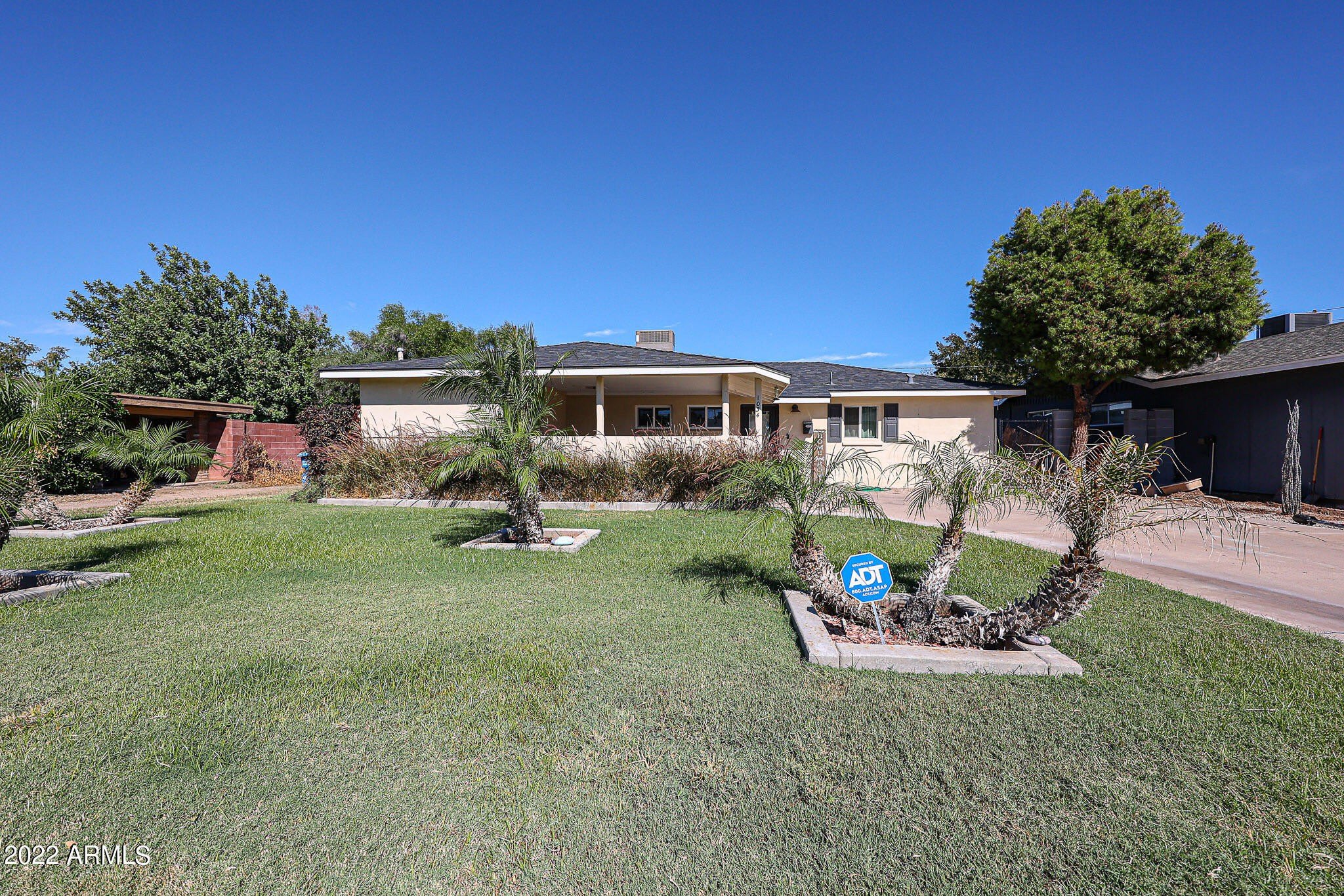 1034 E ELM Street – photo 4