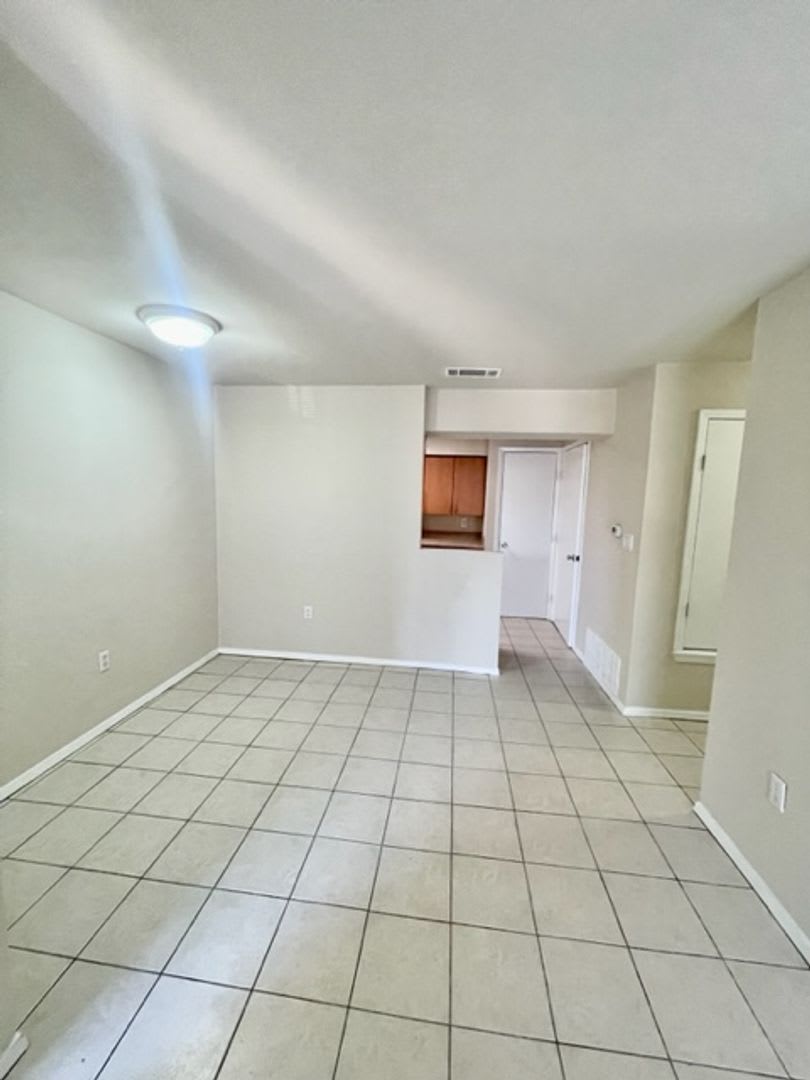 1500 Lake Shore Dr. – photo 4