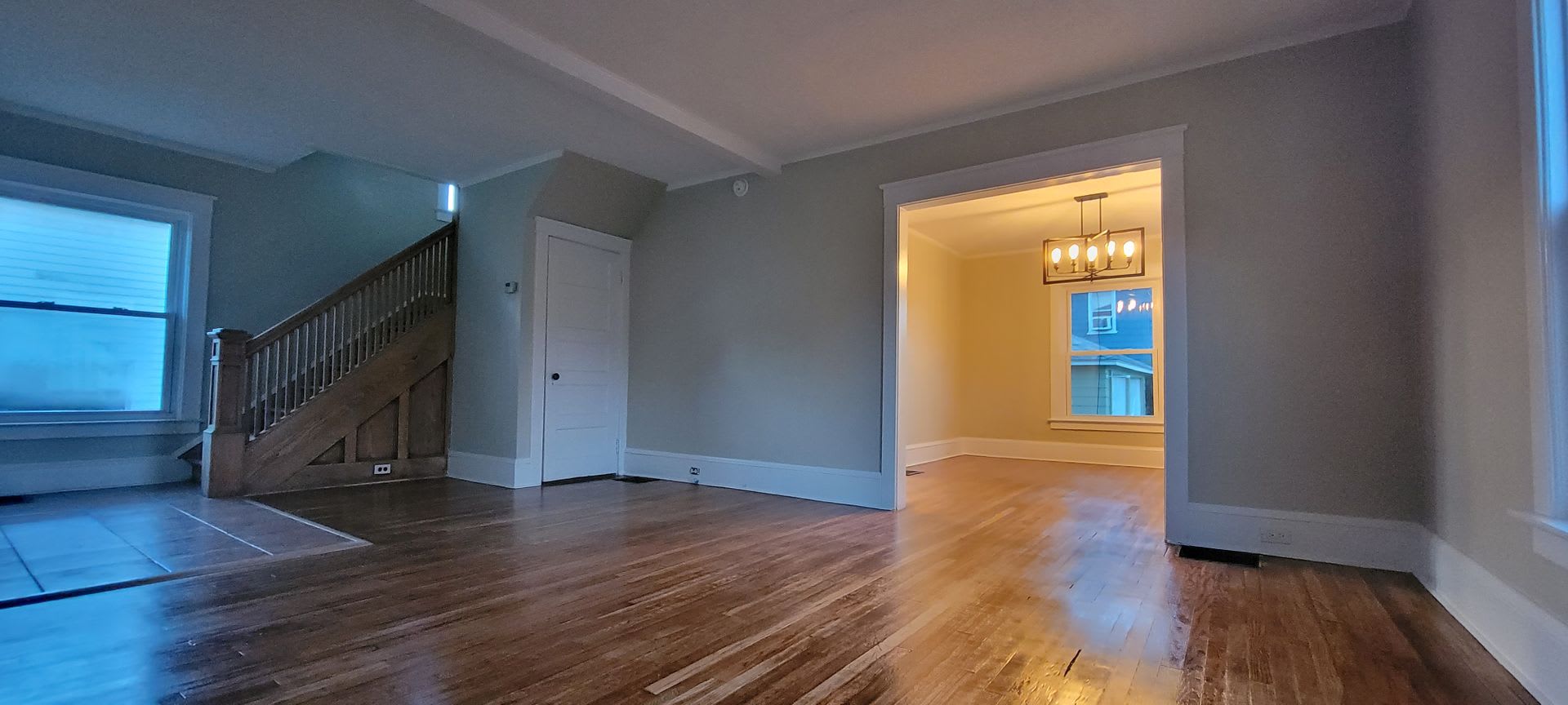 Heights 3br 1b 2 car garage with remote openers – photo 5