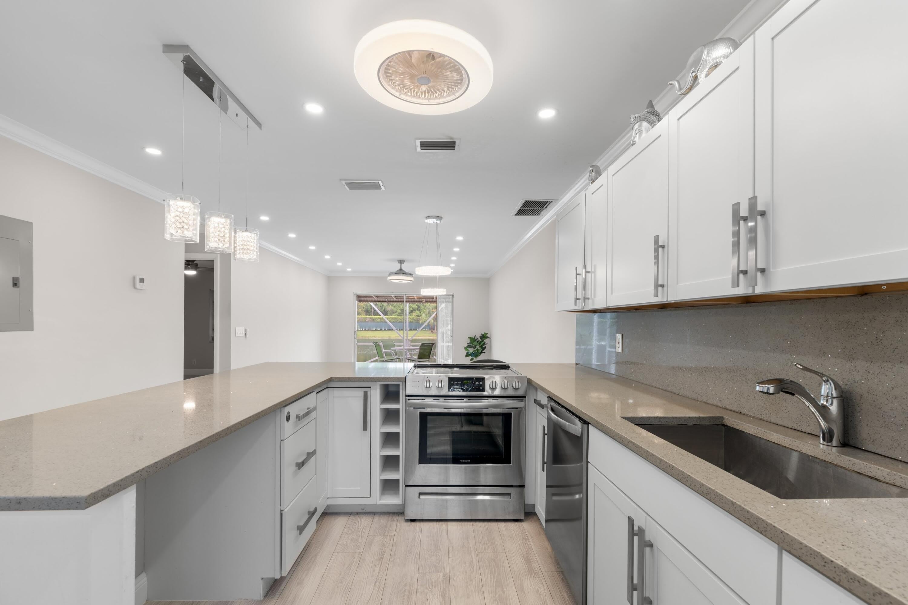 8757 Bella Vista Drive – photo 2