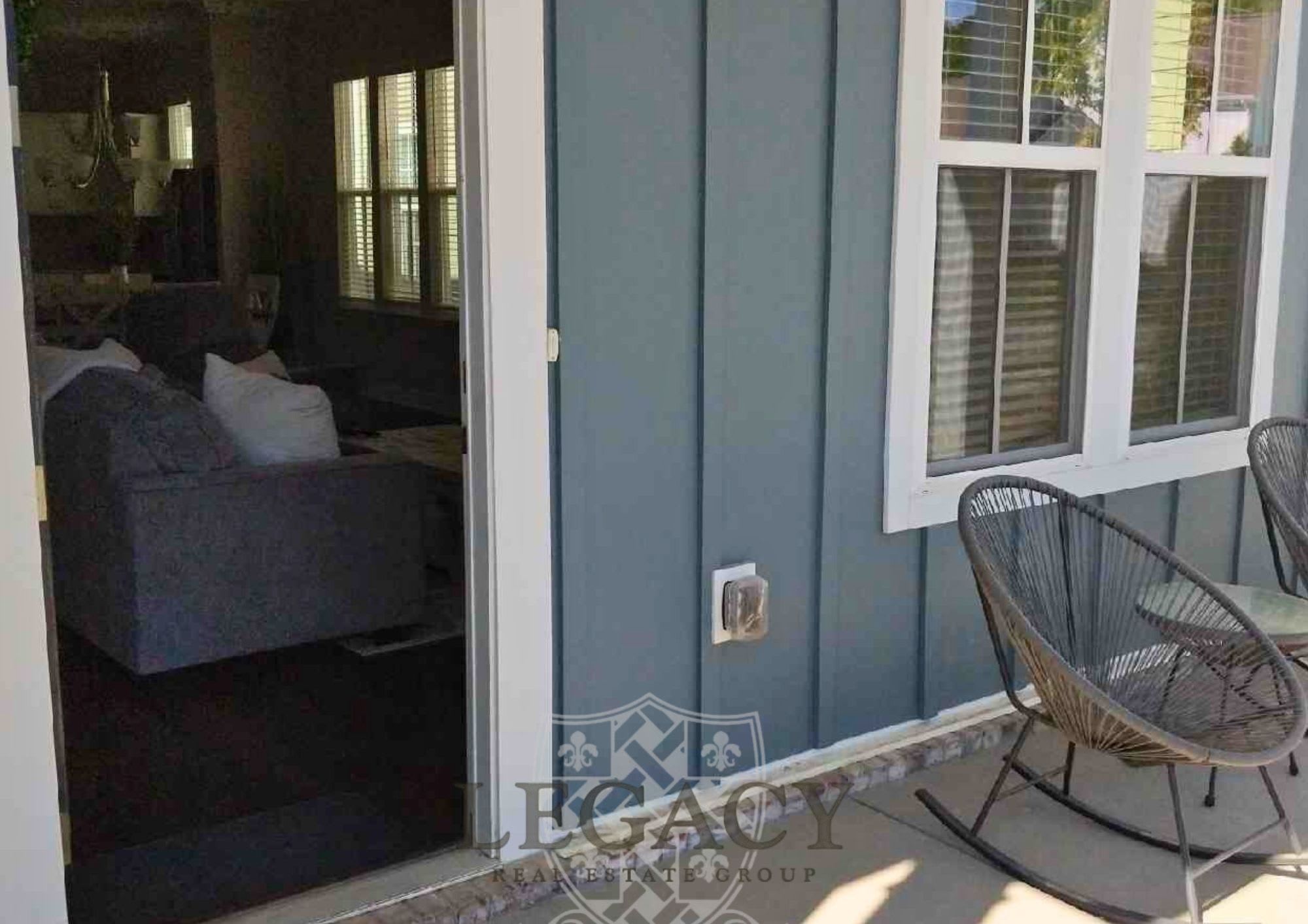 708 Goswell Drive – photo 3