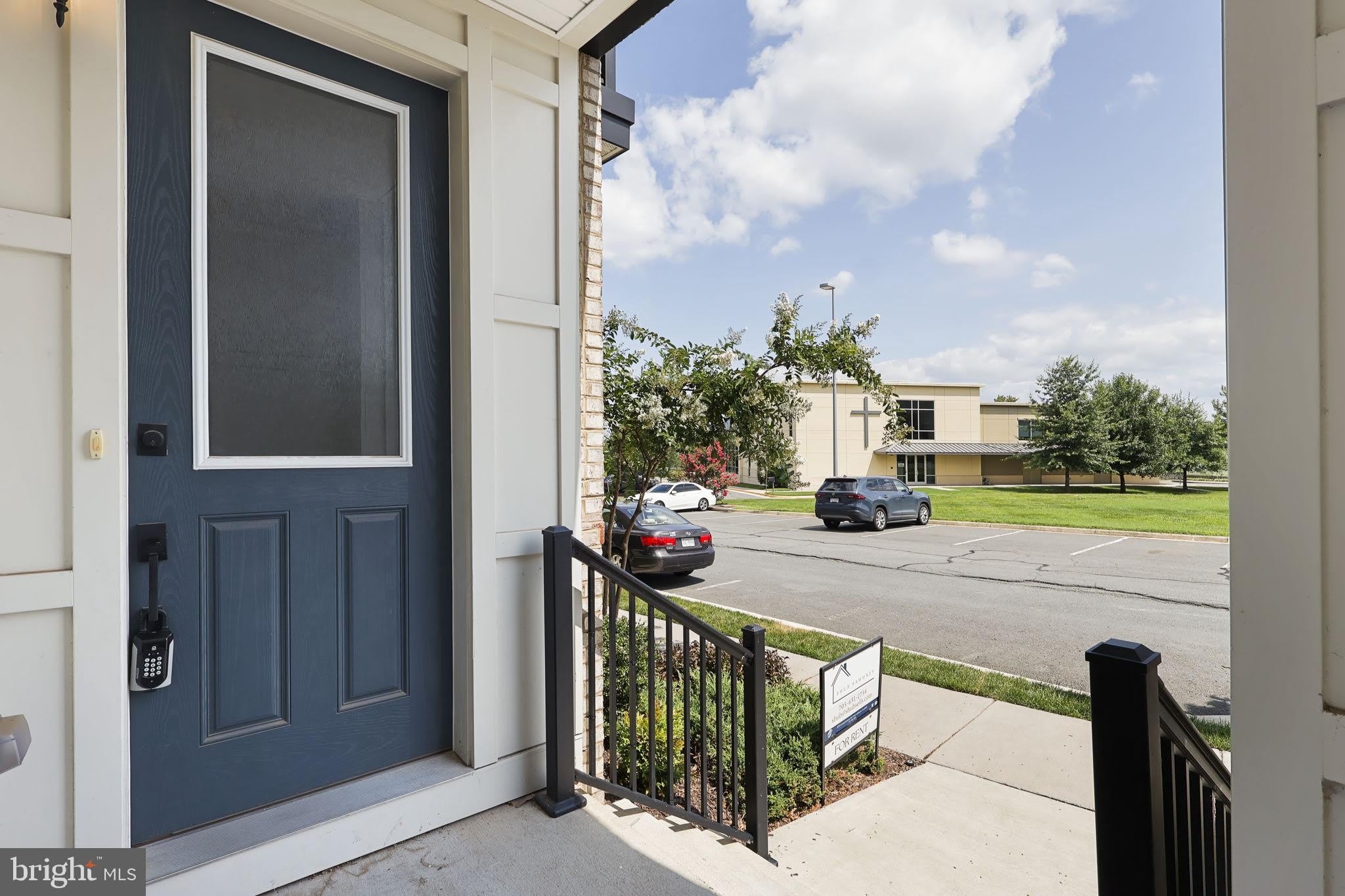 42623 NUBBINS Terrace – photo 2
