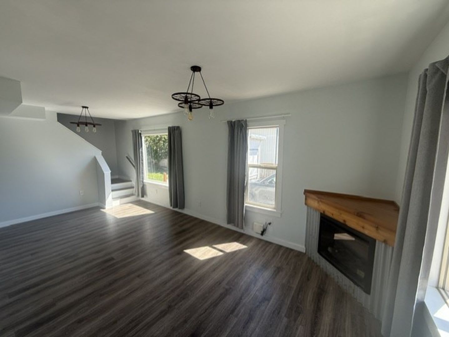 Great Updated Home On Quiet Downtown Street Fenced Yard – photo 3