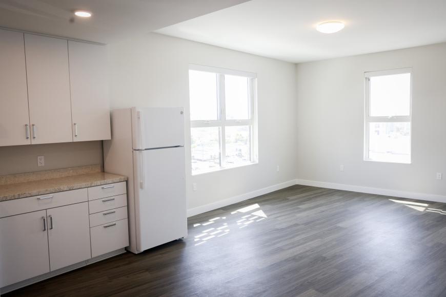 305 East St. – photo 4