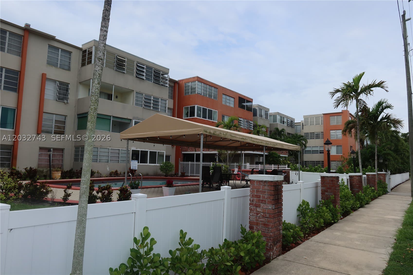 1850 NE 169th St – photo 3