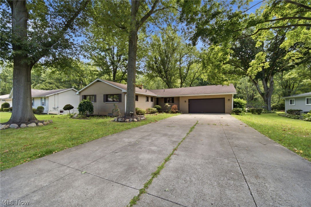 1097 Oak Tree Road – photo 2
