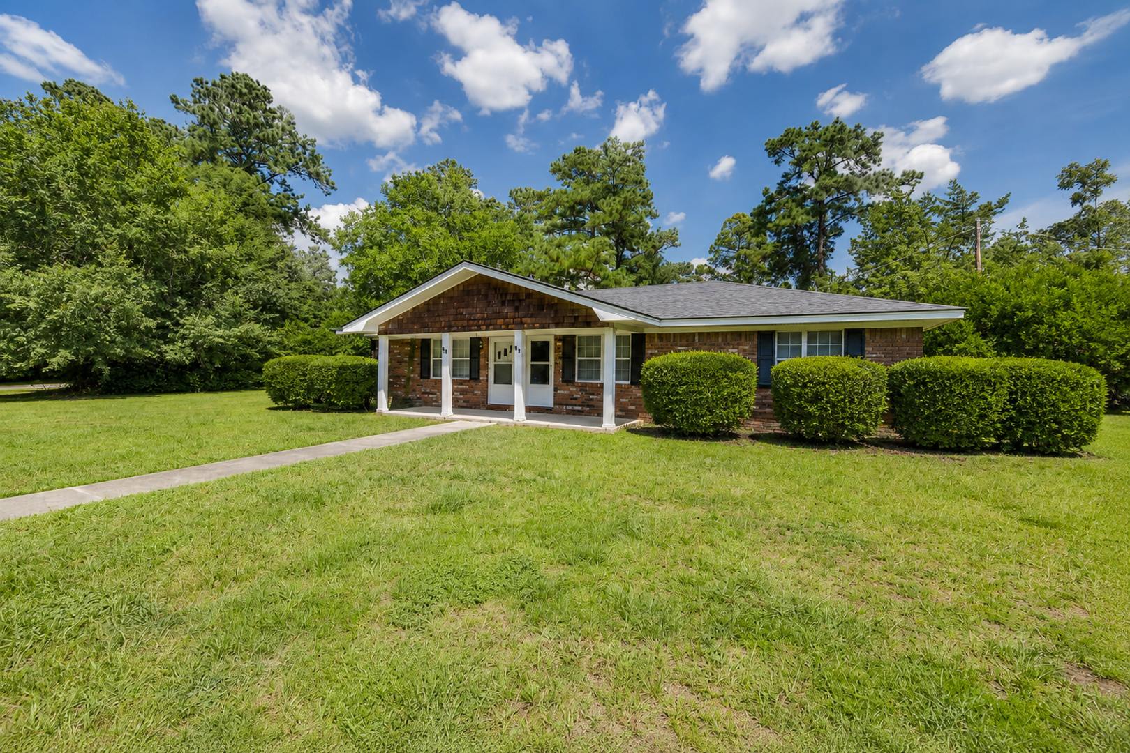 Newly Renovated 2BR/1BA Duplex in Springfield, GA! – photo 2