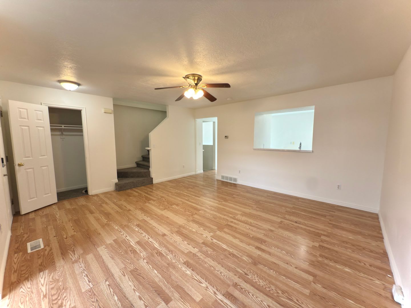 4 Bedroom Clearfield Town Home Available Now – photo 3