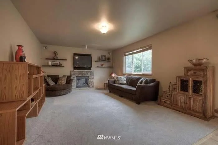 2508 Blaine Avenue Northeast – photo 3