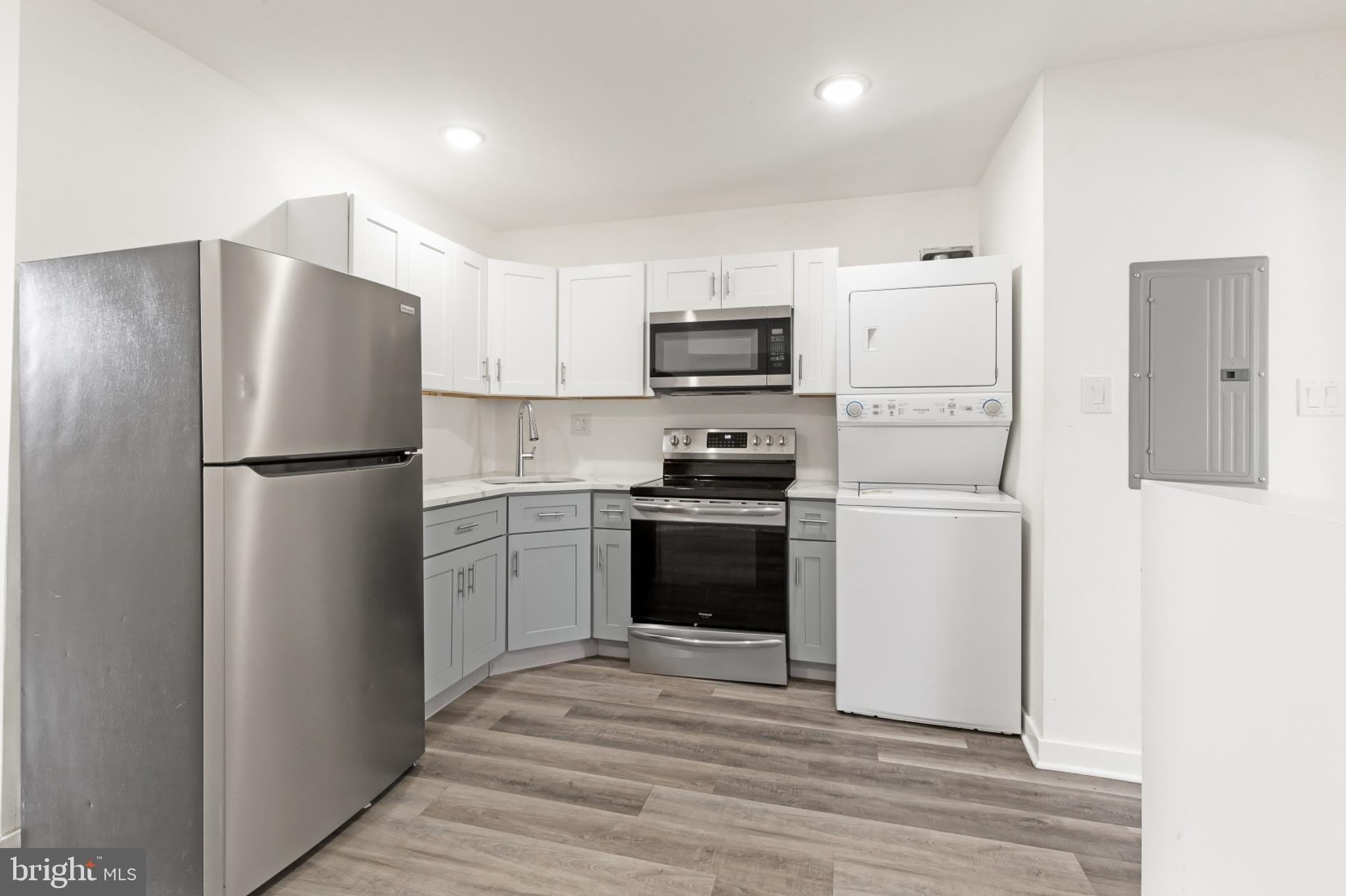 2550 KENSINGTON Avenue – photo 4