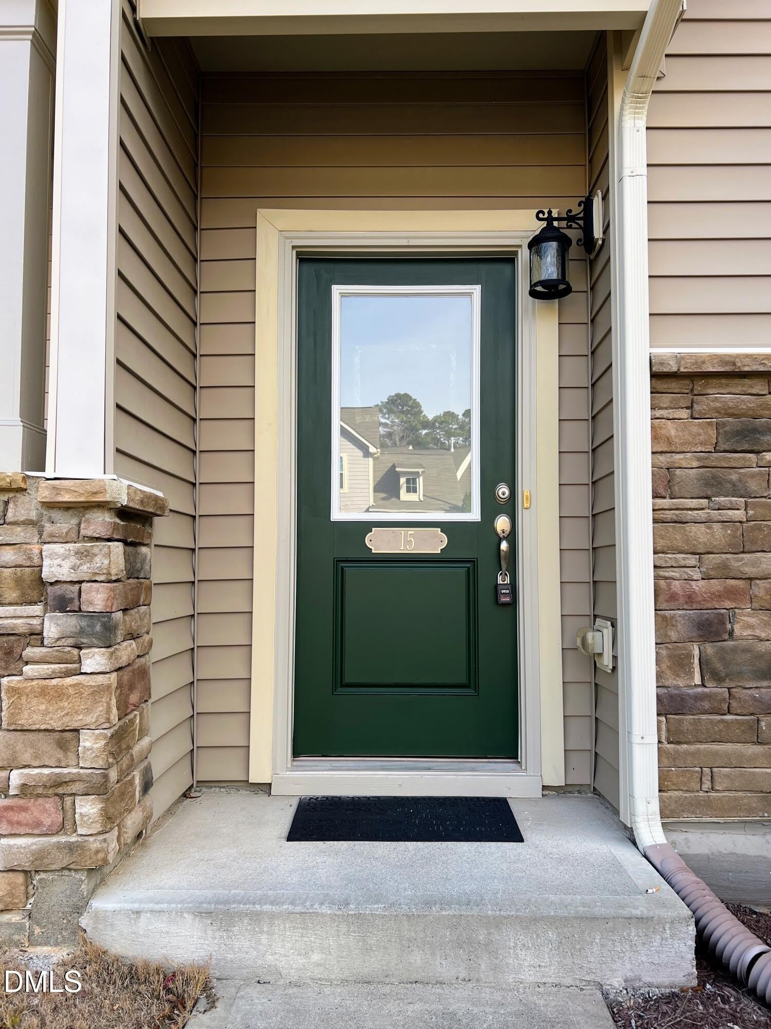 15 Pilatus Drive – photo 2