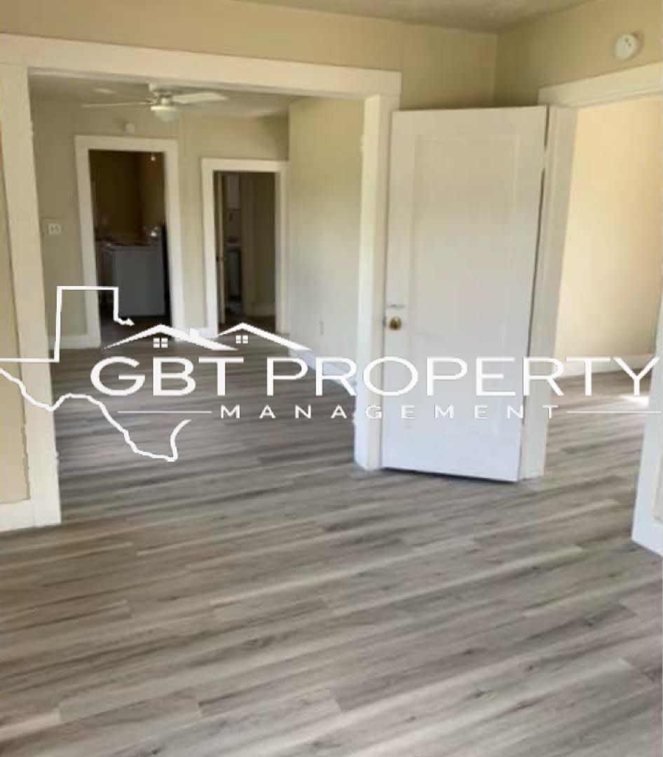 Single Family Home Newly Renovated – photo 2
