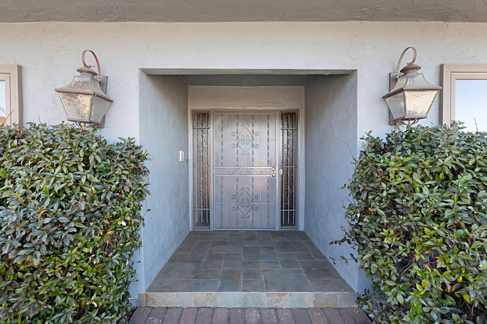 Timeless 4BR/2BA Corner-Lot Home, Perched on the Hills of Ocean Beach. Sweeping Ocean Views – photo 4
