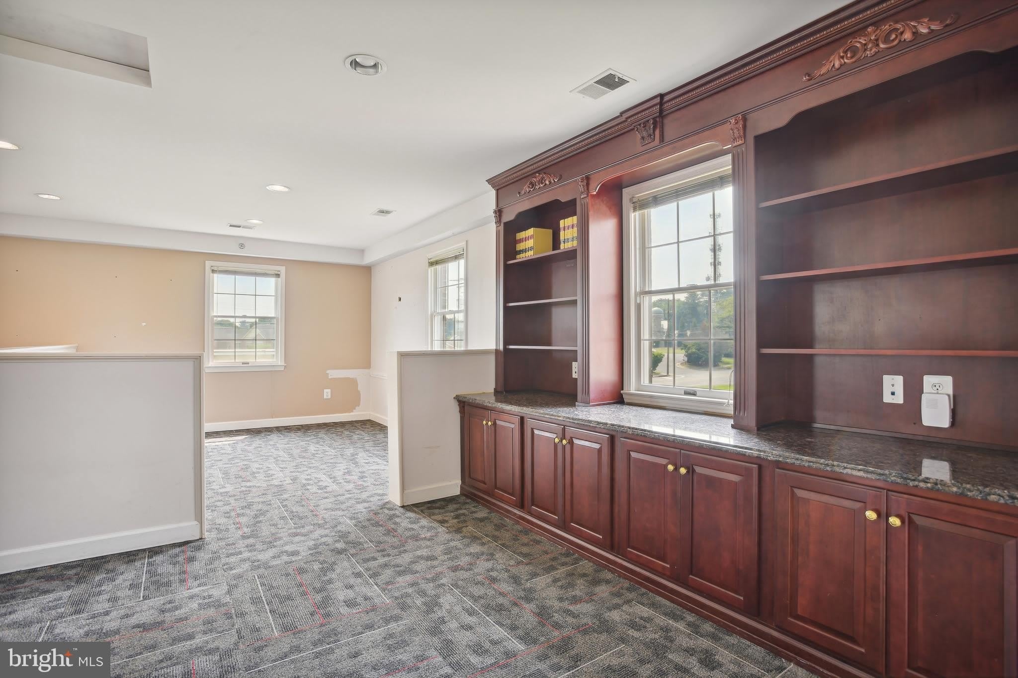 731 WALKER Road – photo 2