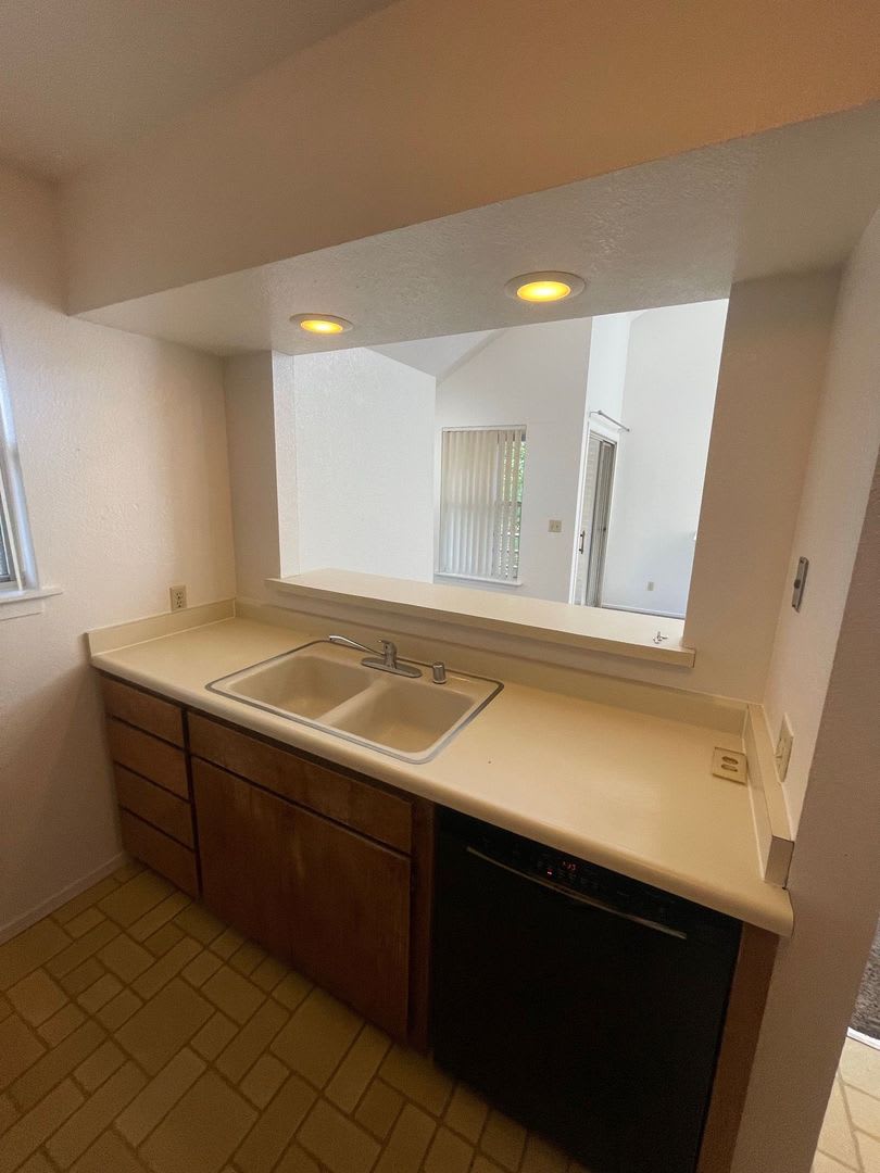 Spacious 3-Bedroom Condo at 214 A Street – Prime UC Davis location available Sept 2026 – photo 3