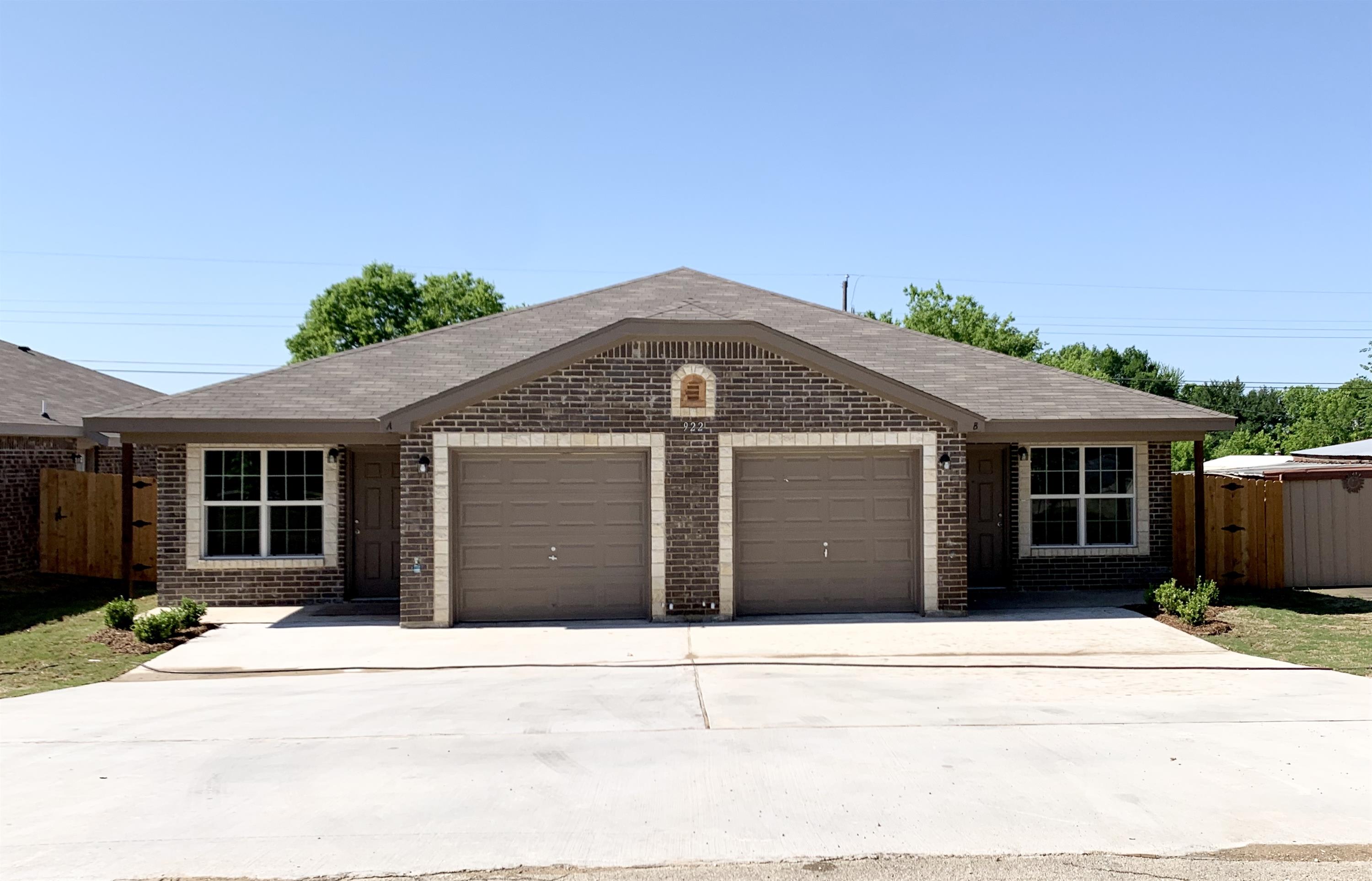922 Maplewood Drive – photo 1