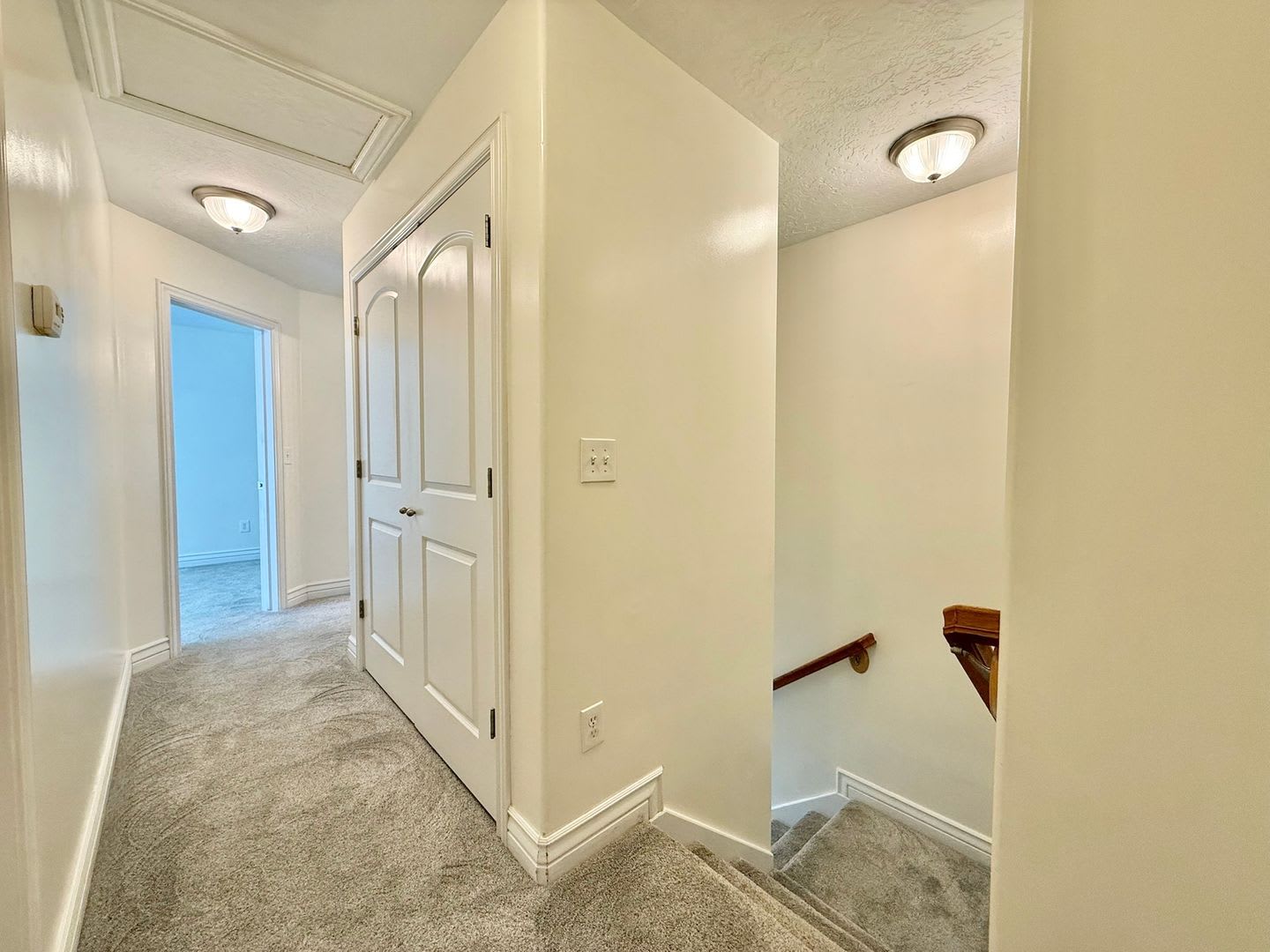 Spacious 3-Bed, 2.5-Bath Townhome – photo 5