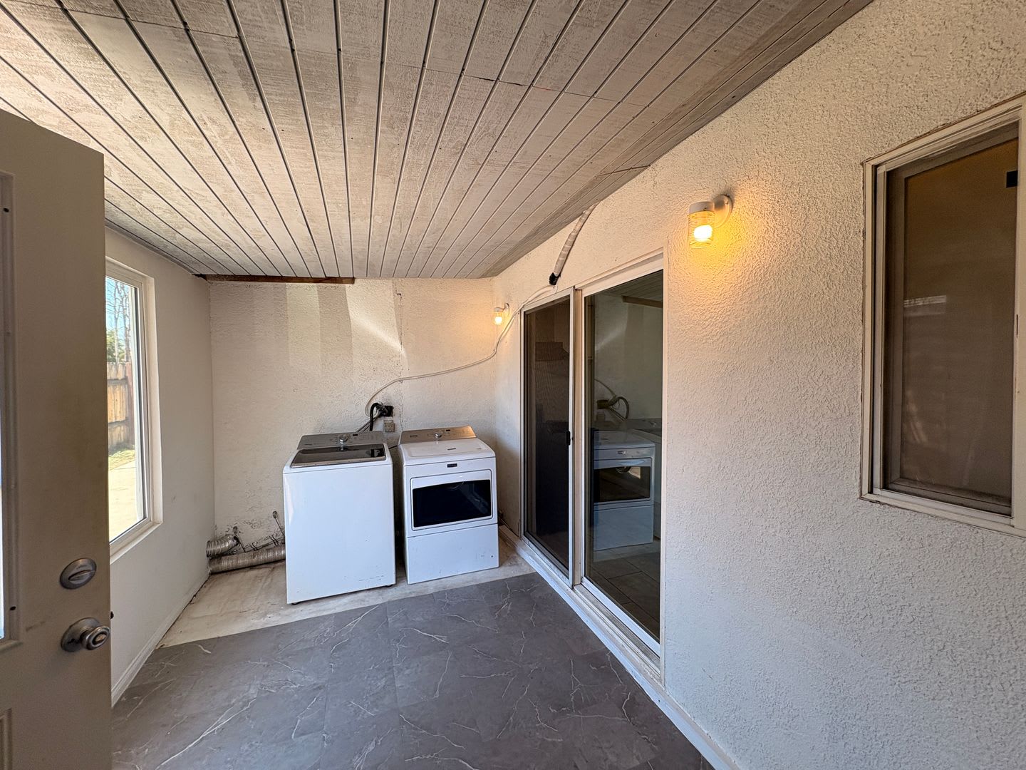 2 Bed, 1 Bath in Colton! – photo 5