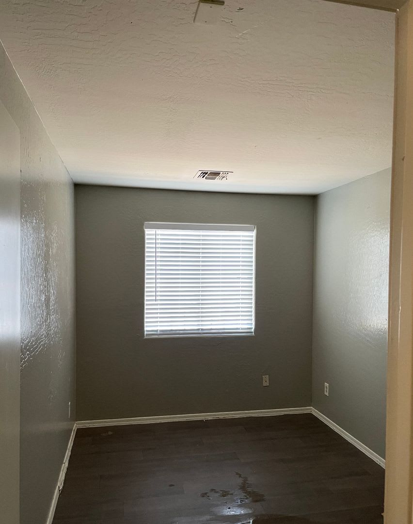 FREE RENT INTERESTED 3BR 1 BATH SINGLE FAMILY HOME BACK UNIT – photo 3