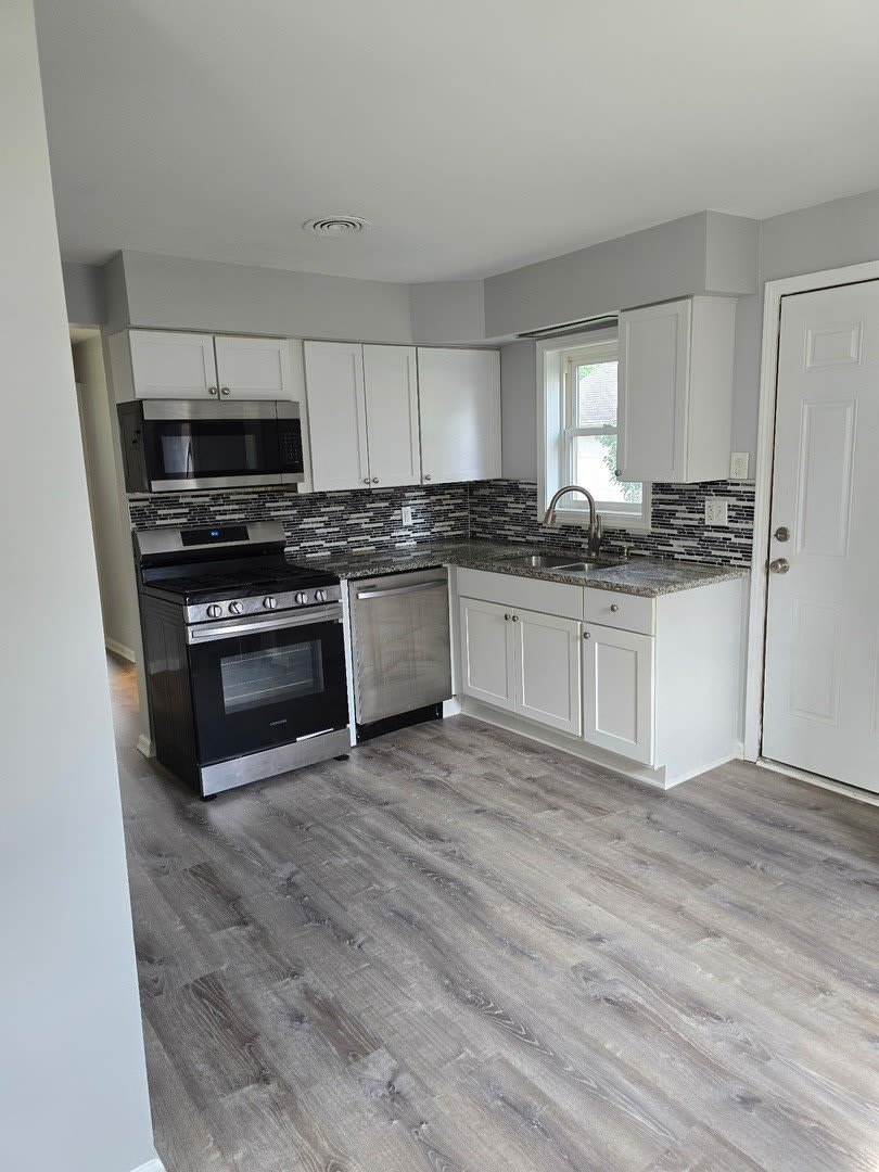371 N La Londe Avenue – photo 5