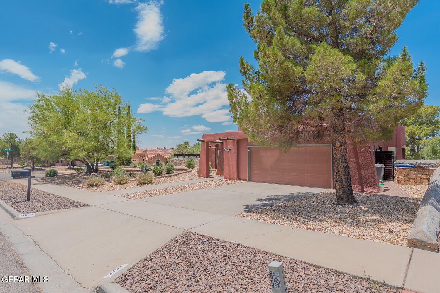 6815 VILLA HERMOSA Drive – photo 3