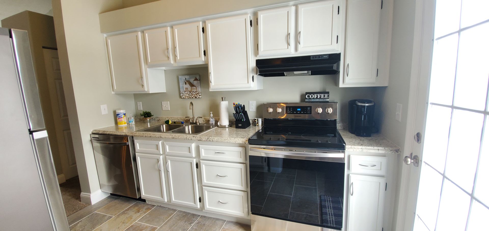 Fully Furnished Luxury Rental – photo 4