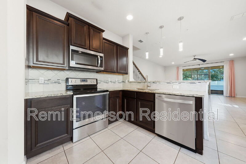 1096 Pavia Drive – photo 5