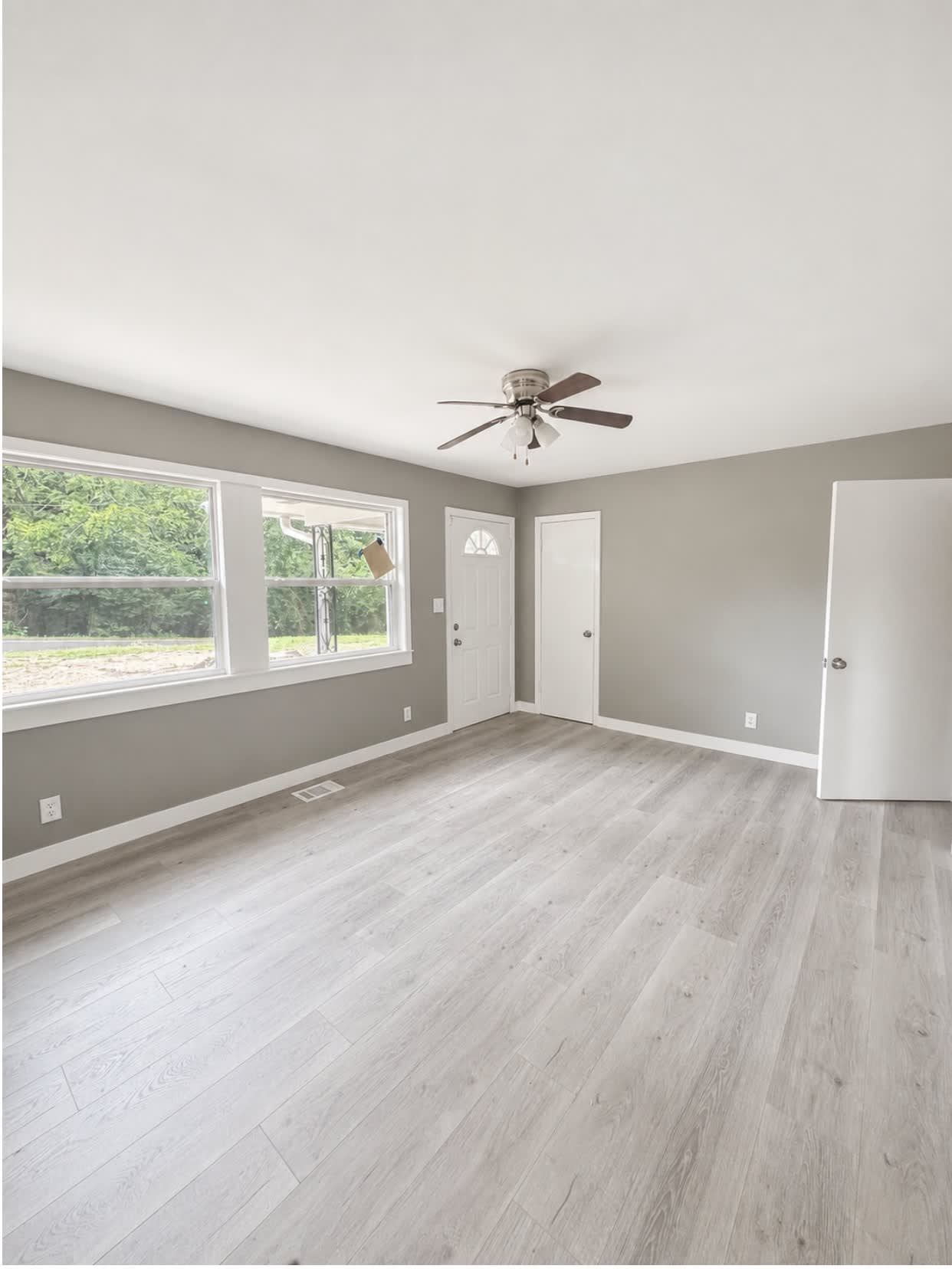 1143 Oakley Drive – photo 2
