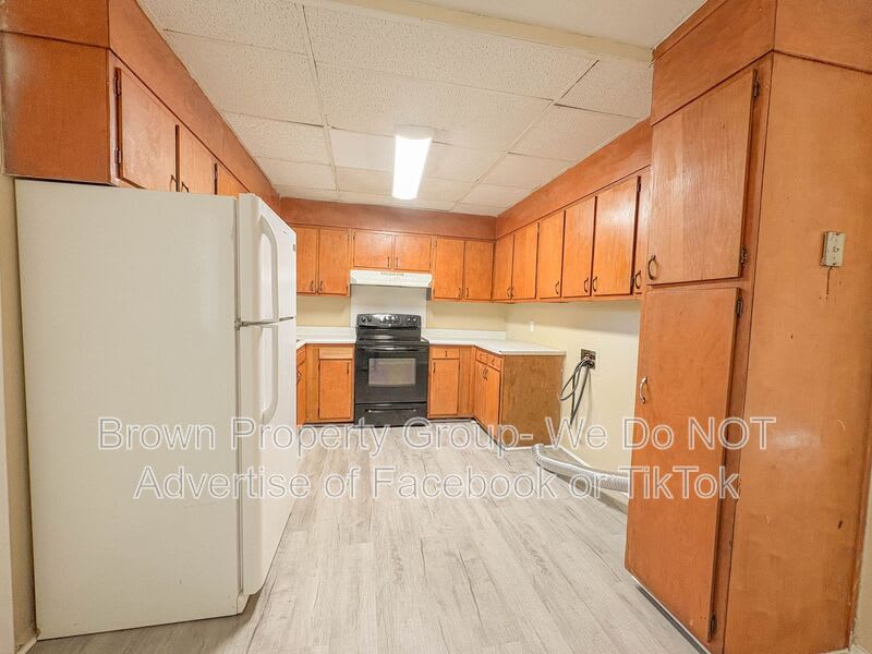 2310 Barrington Cir – photo 4
