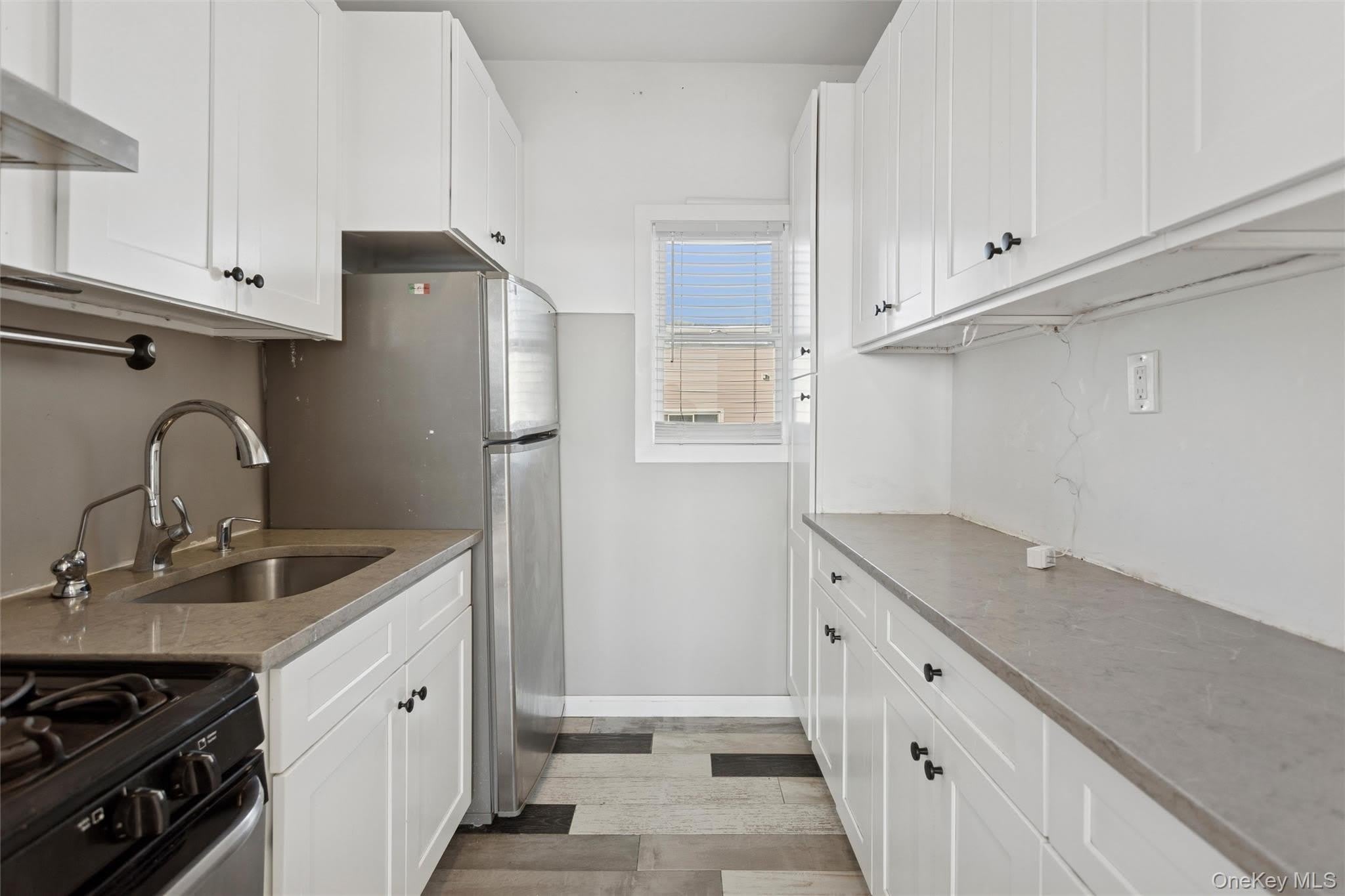 23 Troy Avenue – photo 5