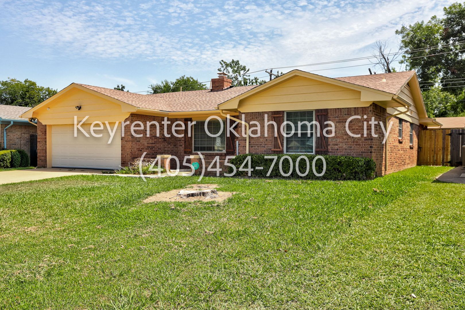 Spacious 3 Bedroom Home With Fireplace And 2 Car Garage In Oklahoma City – photo 2