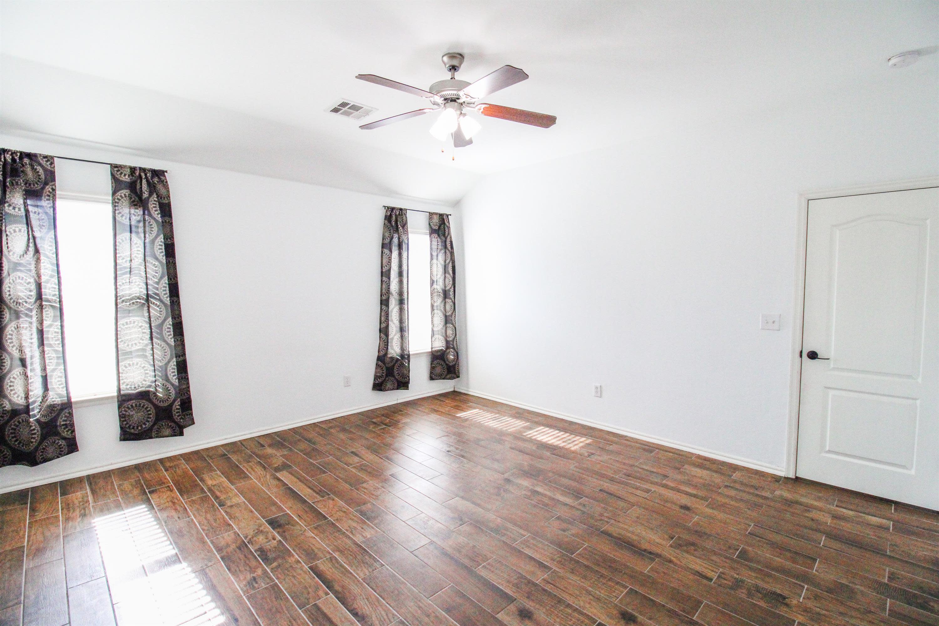 8000 Erryn Lane – photo 5