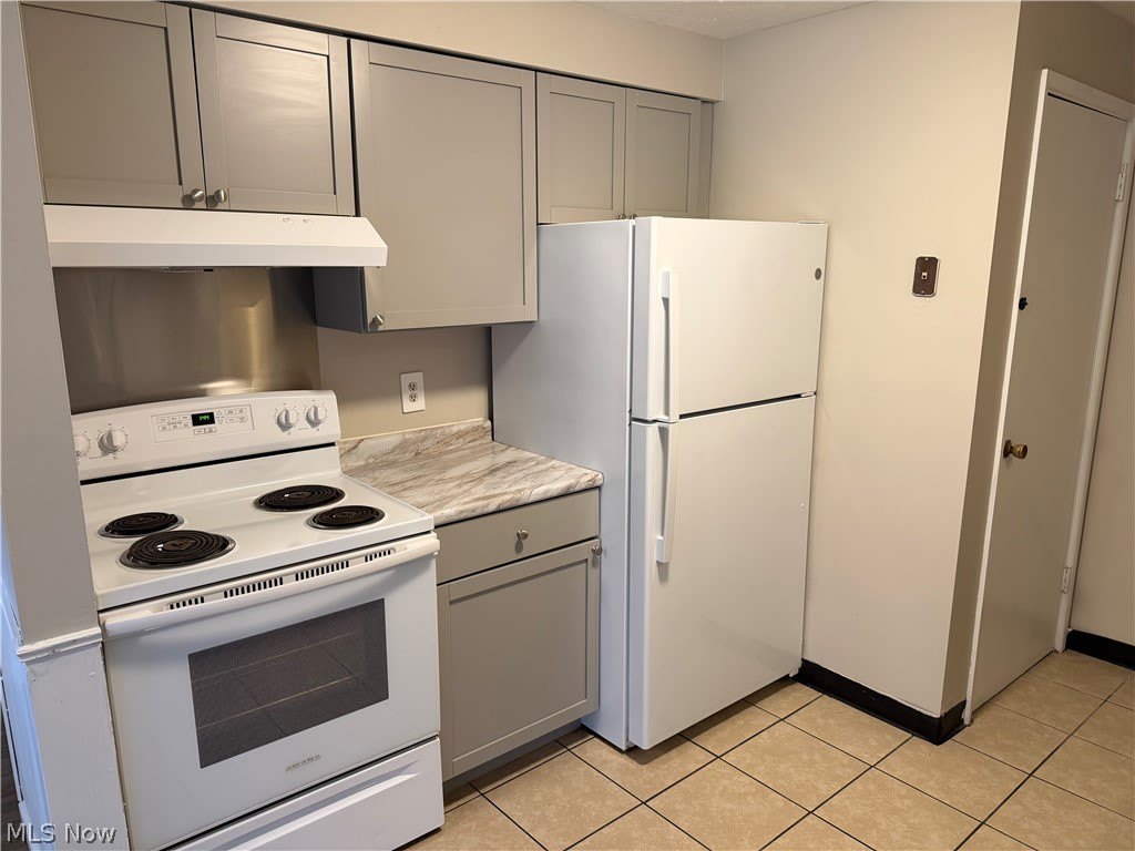 3831 Eigen Street – photo 5