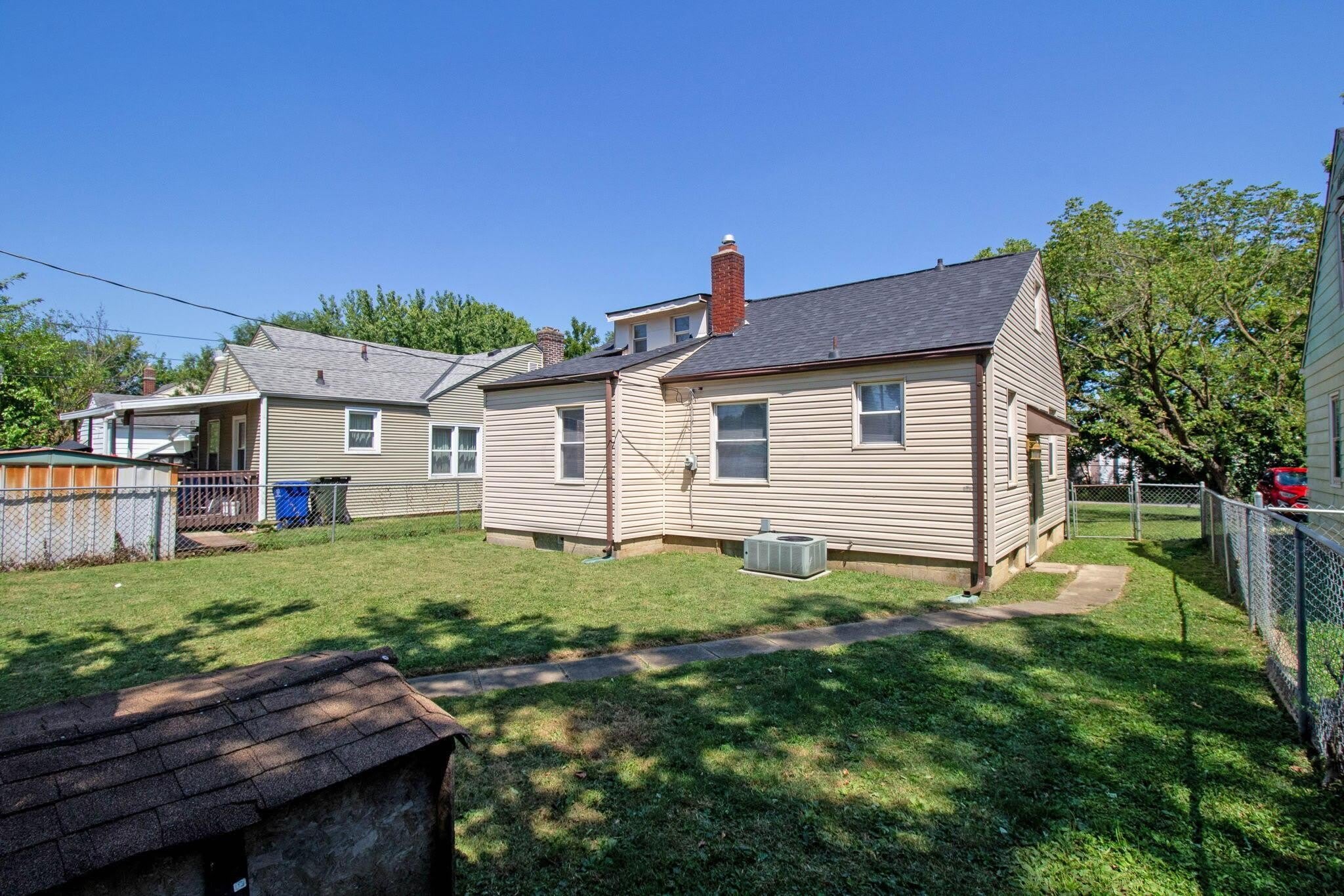 1059 Lawrence Drive – photo 3