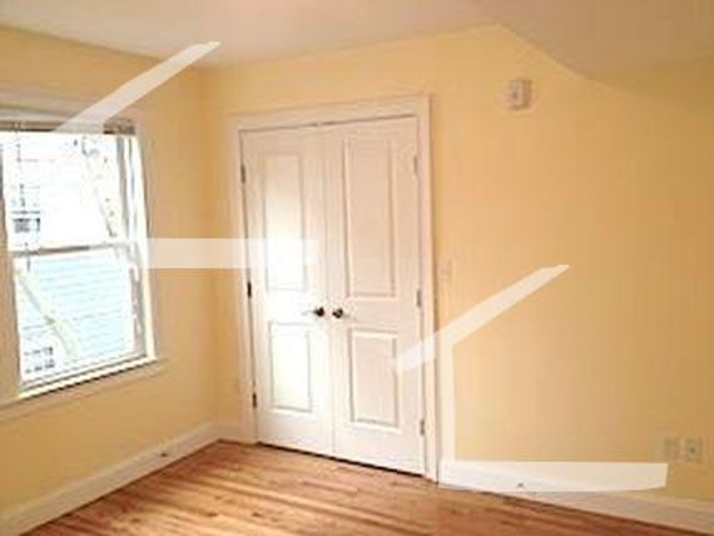 Nice 4 Bed In Oak Square – photo 3