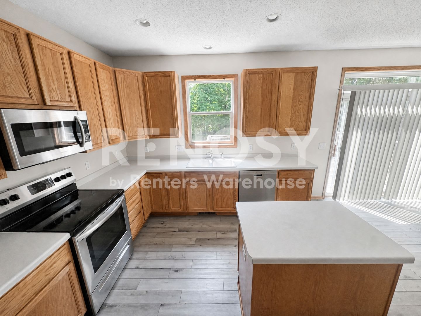 Available September 1st 3 Bedroom 3 Bath Single Family Home in Plymouth – photo 4