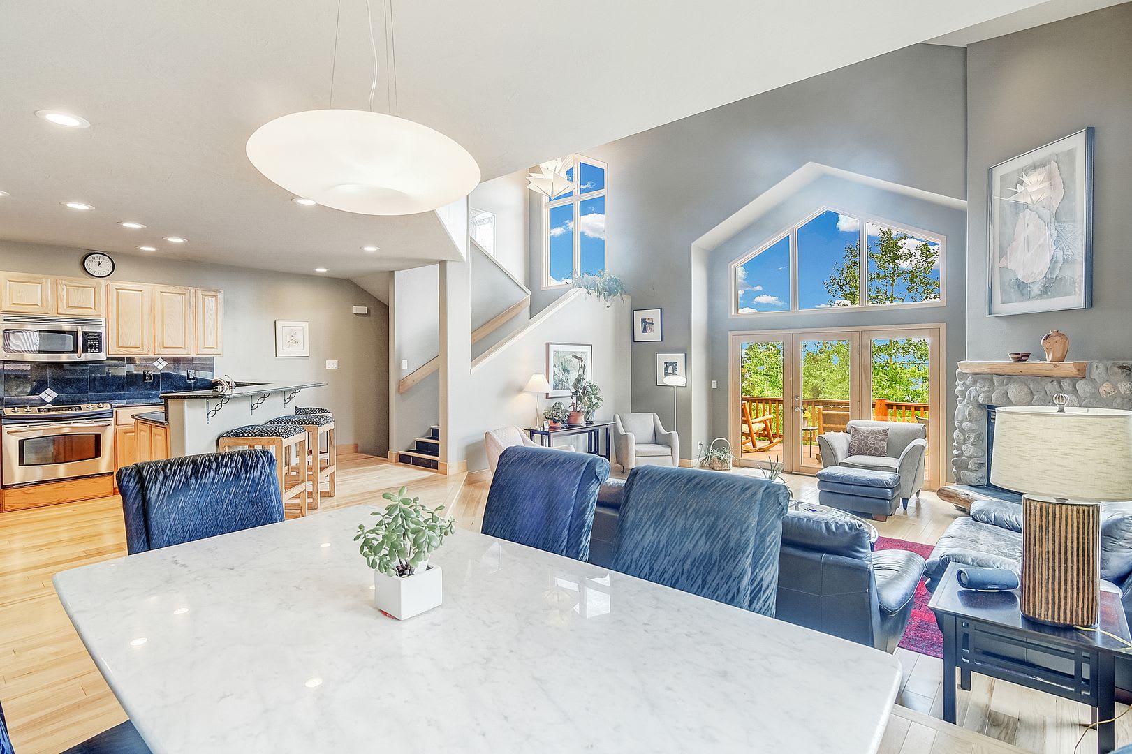 Year lease! Garage! Beautiful views! Great Decks! – photo 2