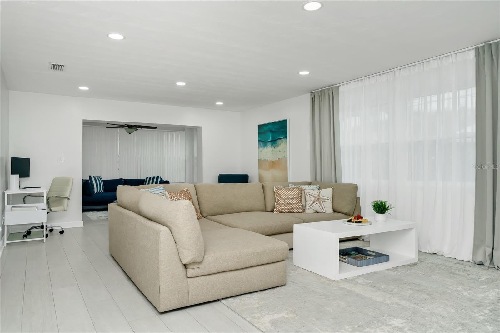 363 HARBOR DR – photo 4