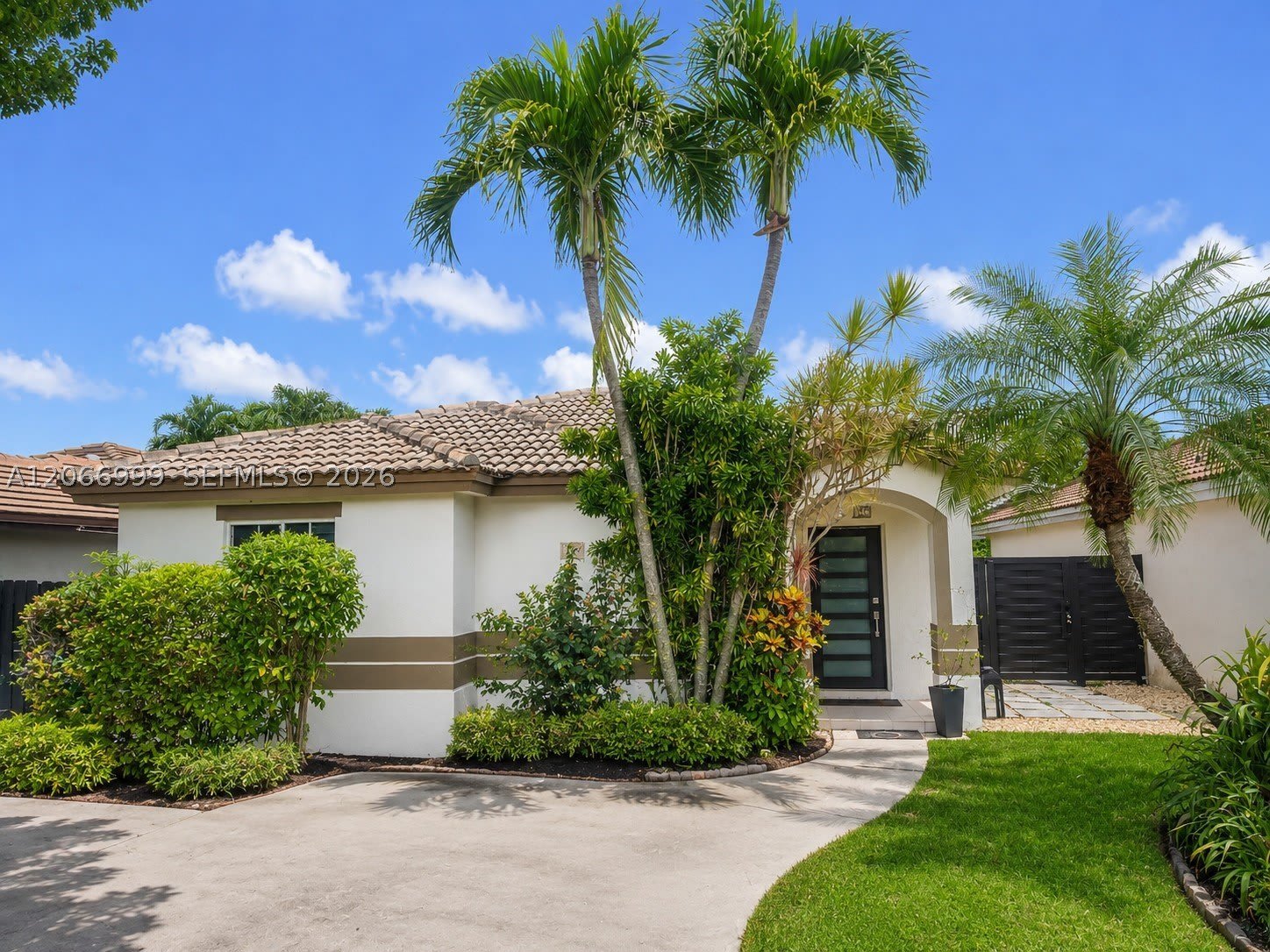 13923 SW 151st Ave – photo 1