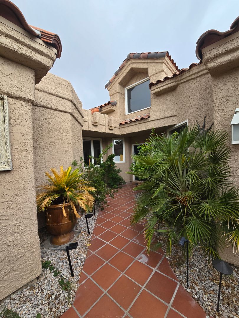 STUNNING GOLF COURSE AND WATER VIEWS IN GUARD-GATED SPANISH TRAIL! – photo 2