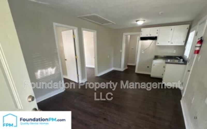1371 East Trigg Avenue – photo 5