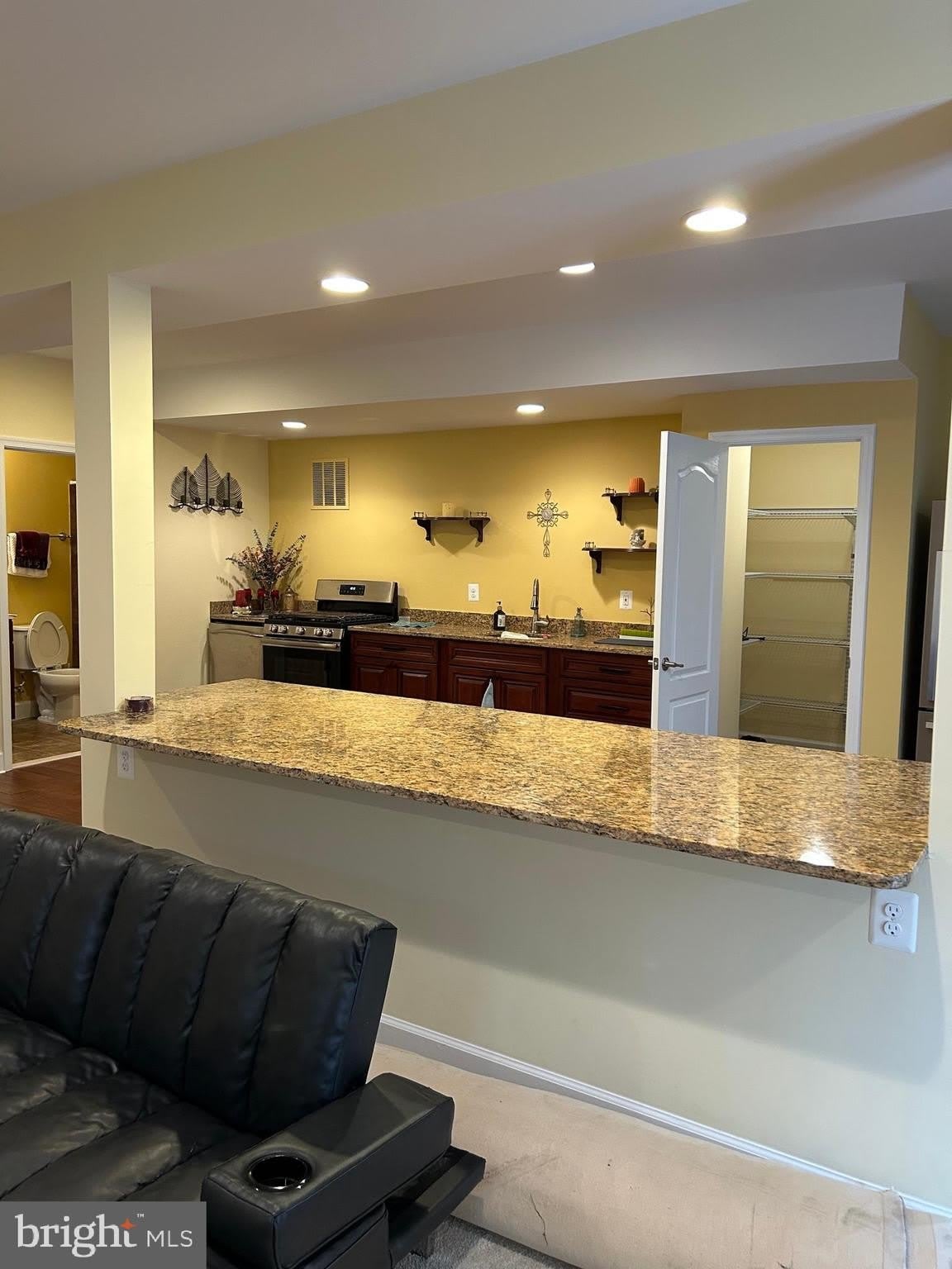 41857 RAWNSLEY Drive – photo 4