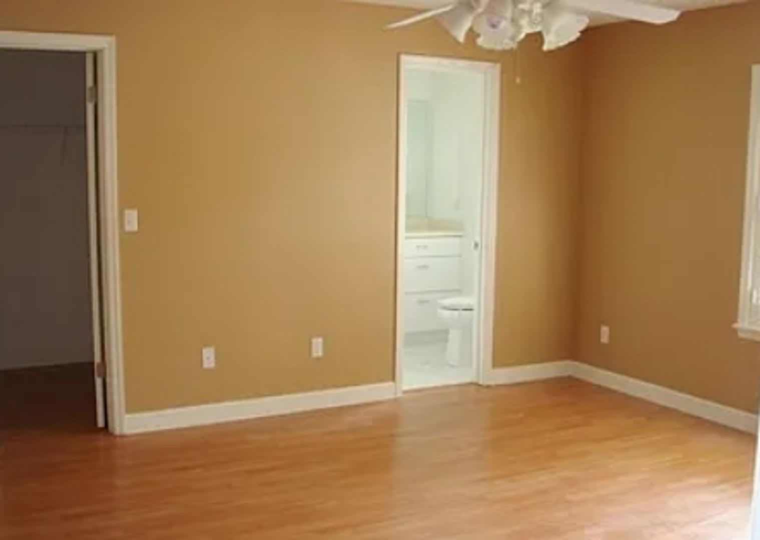 3 Bedroom Over 2000sqft – photo 2