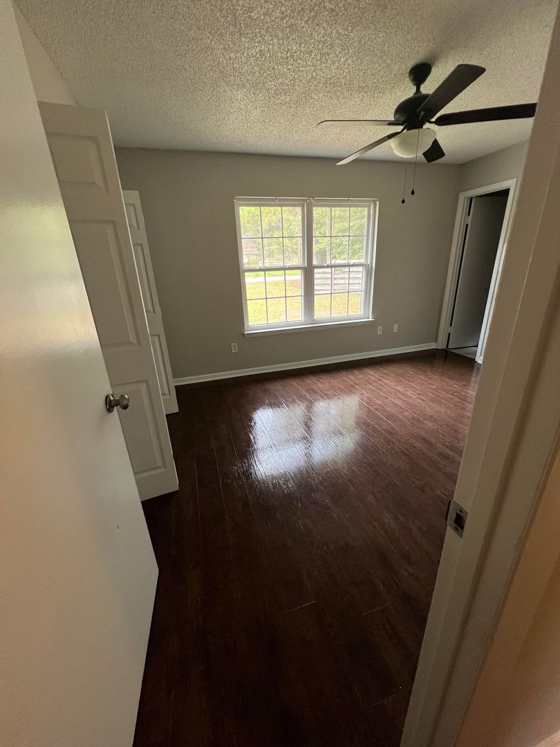 3-bedroom/2 bath single-story home on a spacious corner lot! – photo 4