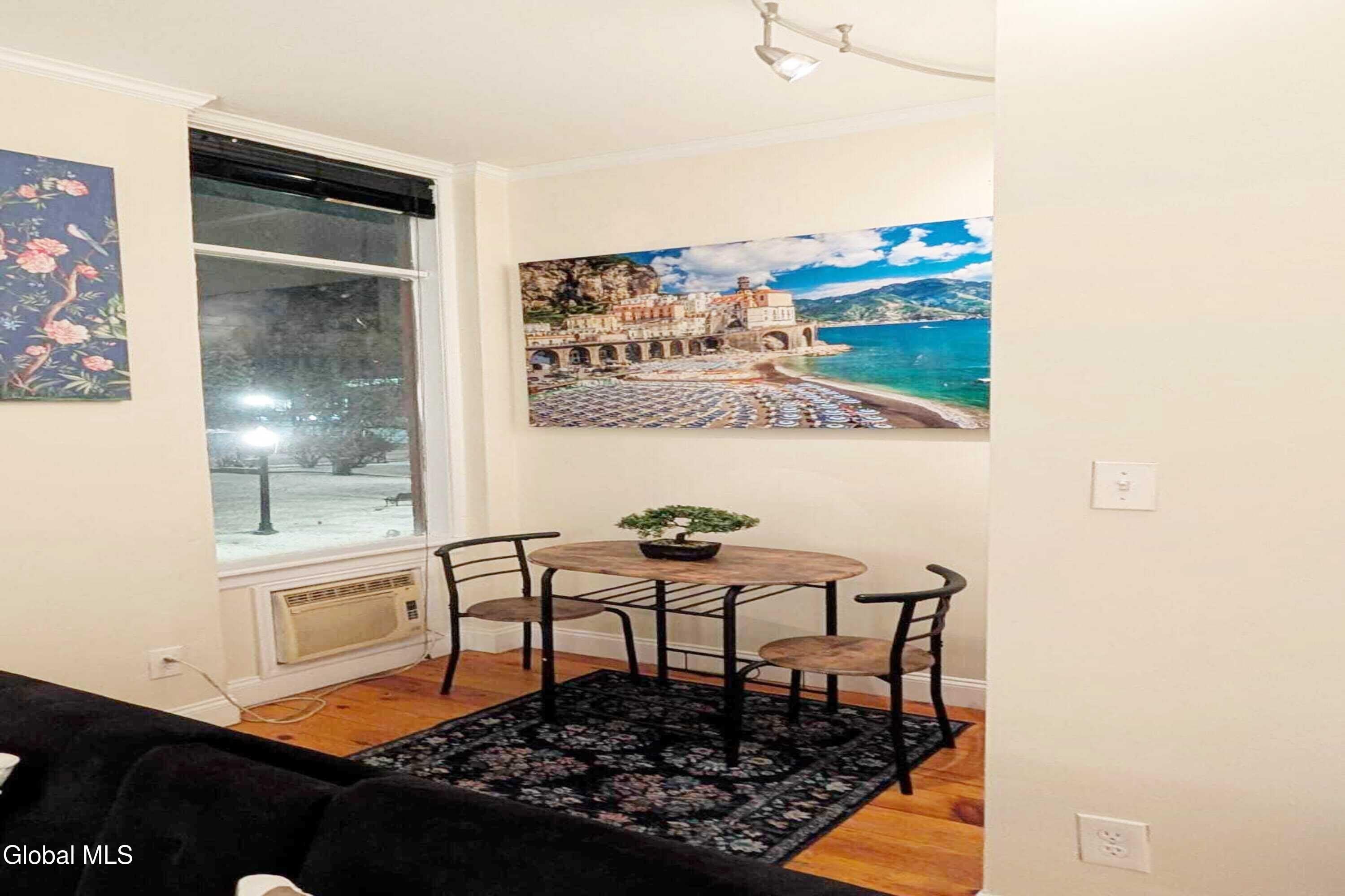 54 James Street – photo 4